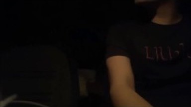 Il mio ragazzo non risponde al telefono e scopo il suo amico