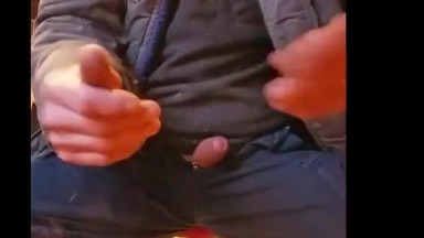 Papà dal cazzo grosso si masturba al lavoro - Video solista amatoriale