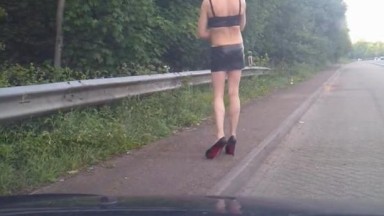 Divertimento travestito all'aperto