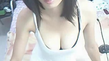 Ragazza asiatica in webcam: spettacolo degli operai cinesi di Kyo Sun