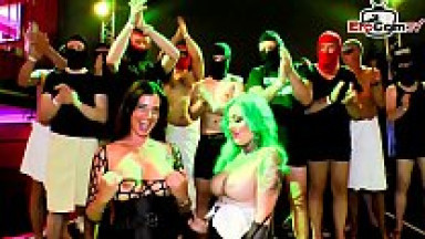 Deutsche Extrem squirting Gruppensex Sexparty mit Rosella Extrem und Bonita De Sax