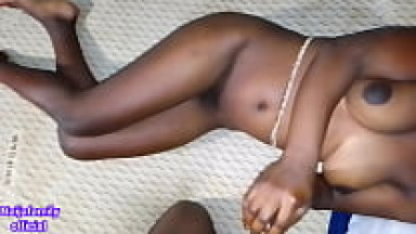 Sesso appassionato con una teenager nera che lo prende così tanto in culo